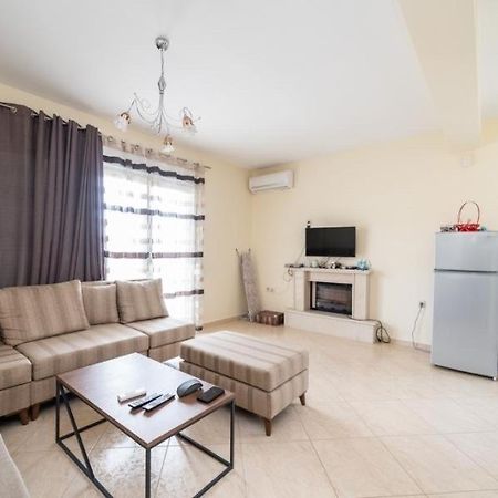 Thea Apartments Nea Iraklitsa Kültér fotó